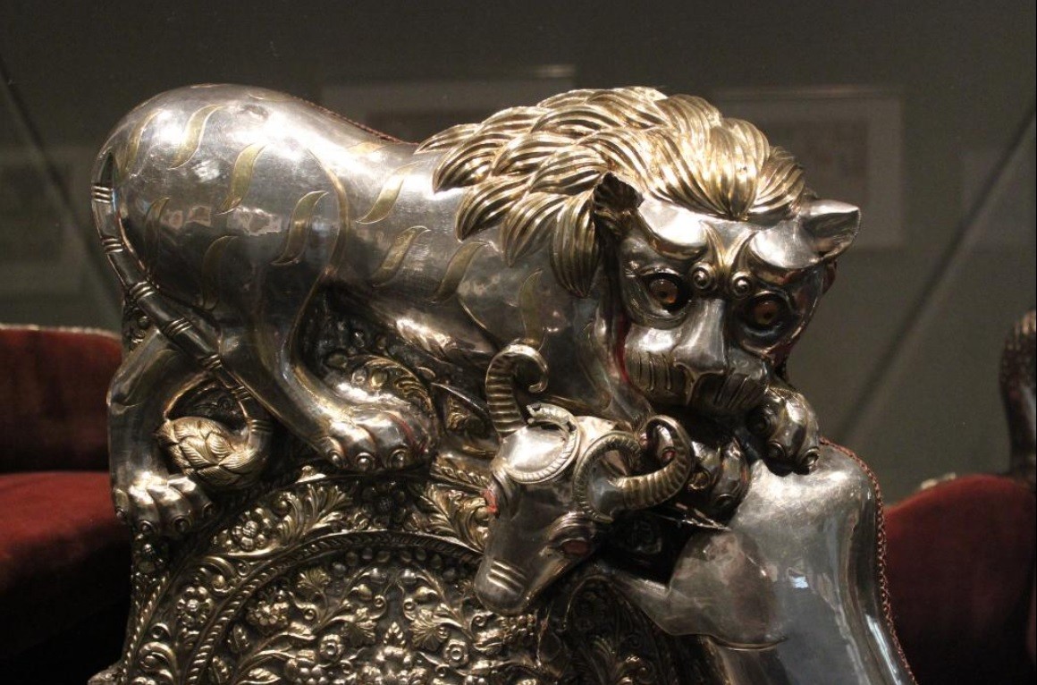 Asian Art Museum - Elephant Throne Detail